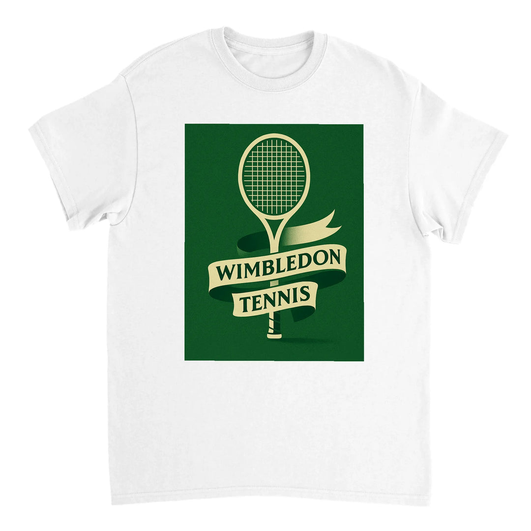 ウィンブルドンを祝うテニステーマのTシャツ。快適で耐久性に優れたデザインで、スポーツ愛好者必見のアイテム。サイズ展開: S, M, L, XL, XXL。