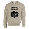 シドニー テニス セーターは、快適さとスタイルを兼ね備えたユニセックスのスウェットシャツです。柔らかいコットンとポリエステルのブレンドで作られ、プラッシュな感触を提供します。