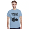 T-shirt Marseille Tennis con design vivace, perfetta per gli appassionati di tennis. Comfort e stile per ogni occasione