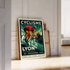 Affiche captivante cyclisme Lyon couleurs gris orange dynamique tous passionnés sport décoration vôtre dimensions cm 50x70 disponibles A4 A0
