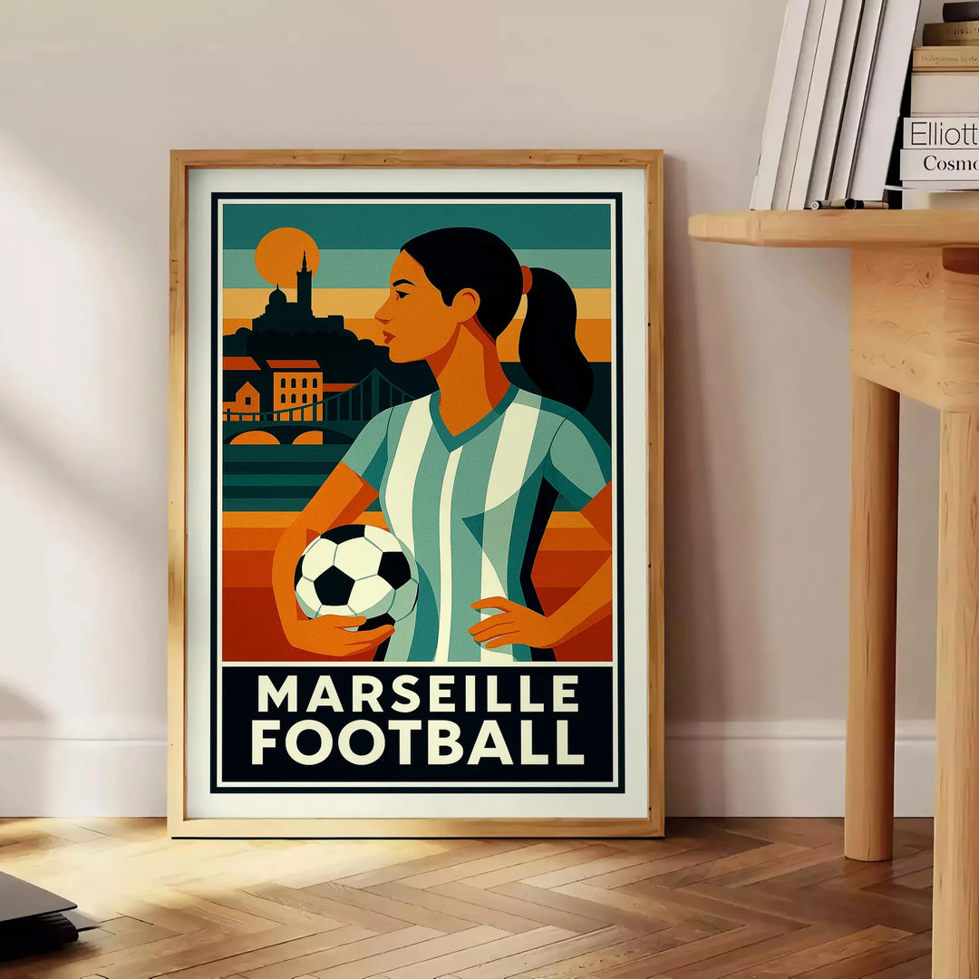 Vibrant Marseille fotbollsposter med en slående grön och röd design, perfekt för fotbollsälskare. Finns i olika storlekar