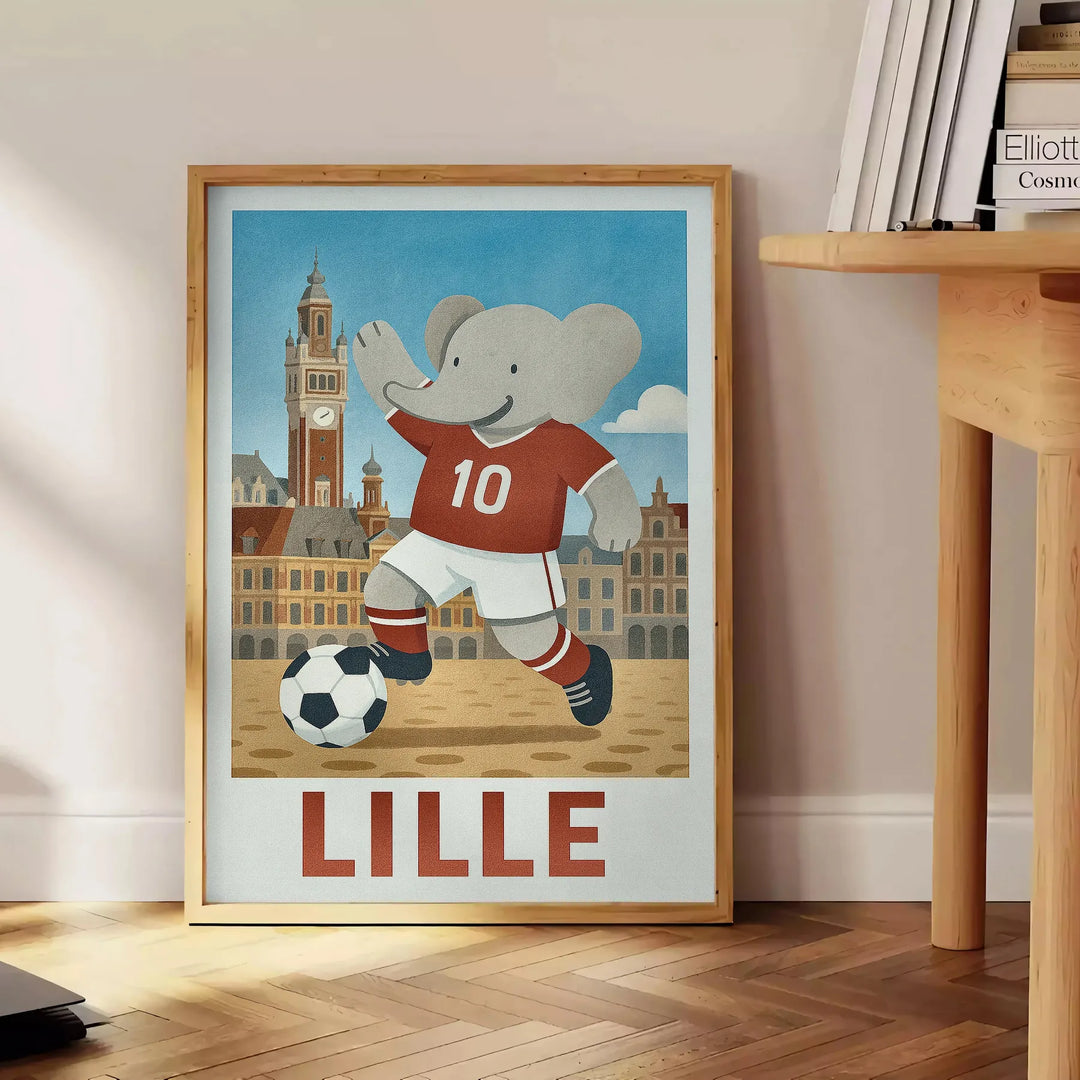 Ανακαλύψτε την παιχνιδιάρικη αφίσα με ελέφαντες που παίζουν ποδόσφαιρο, ιδανική για το δωμάτιο κάθε παιδιού. Διαθέσιμη σε ζων