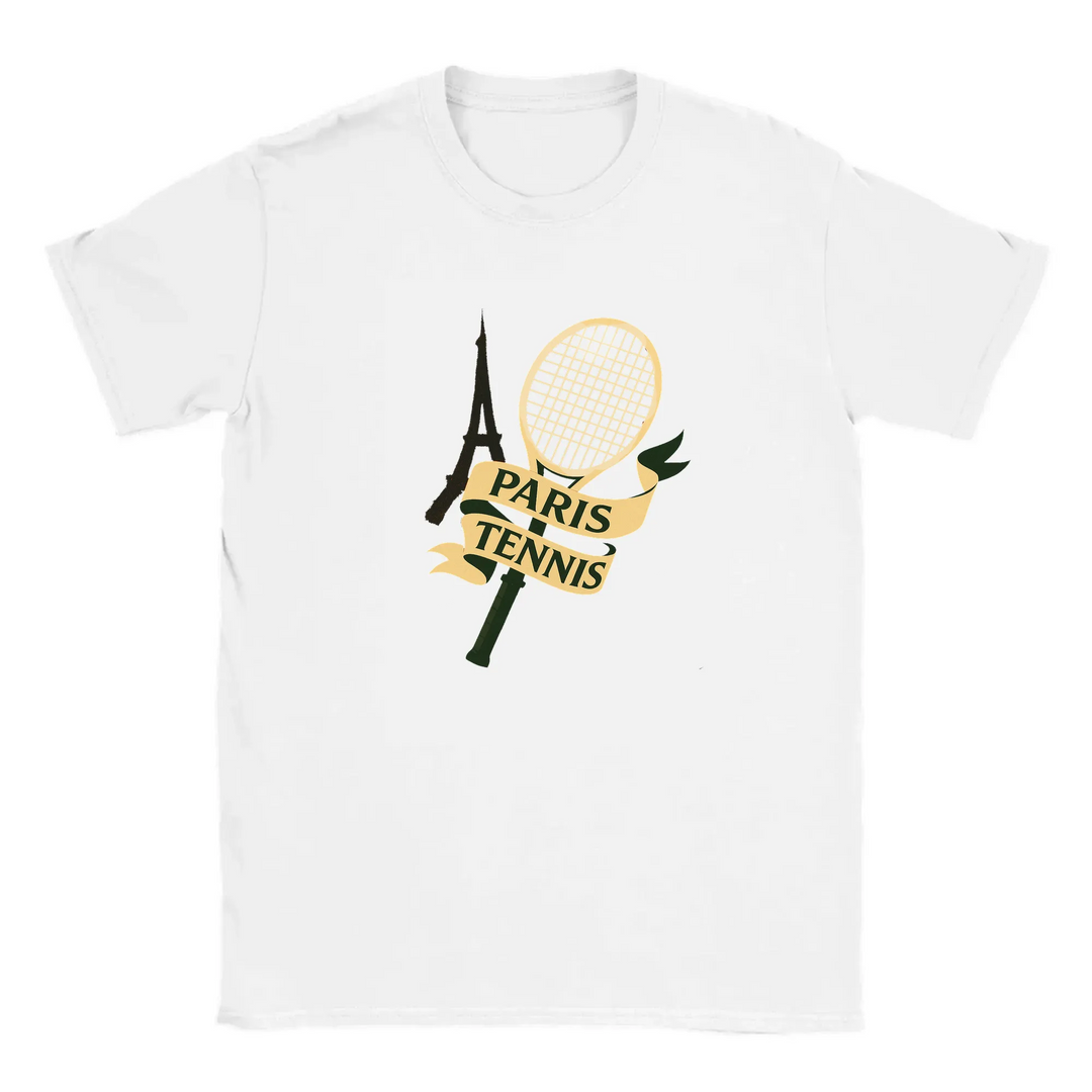Stylisches T-Shirt mit ikonischem Eiffelturm-Design, perfekt für Tennisliebhaber und Paris-Fans. Verfügbar in S, M, L, XL, XX