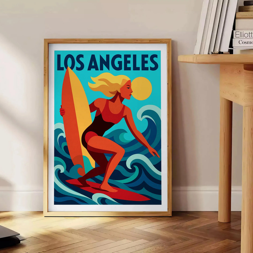 Lebendige Los Angeles Surf Poster mit auffälligen roten und blauen Farben, ideal für Strandliebhaber und Surffans. Erhältlich