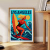Lebendige Los Angeles Surf Poster mit auffälligen roten und blauen Farben, ideal für Strandliebhaber und Surffans. Erhältlich