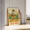 Affiche captivante Kid Fox Lille Cycling une explosion couleurs vertes oranges idéale passionnés cyclisme œuvre format 50x70 30x40 espace ambiance dynamique fun version