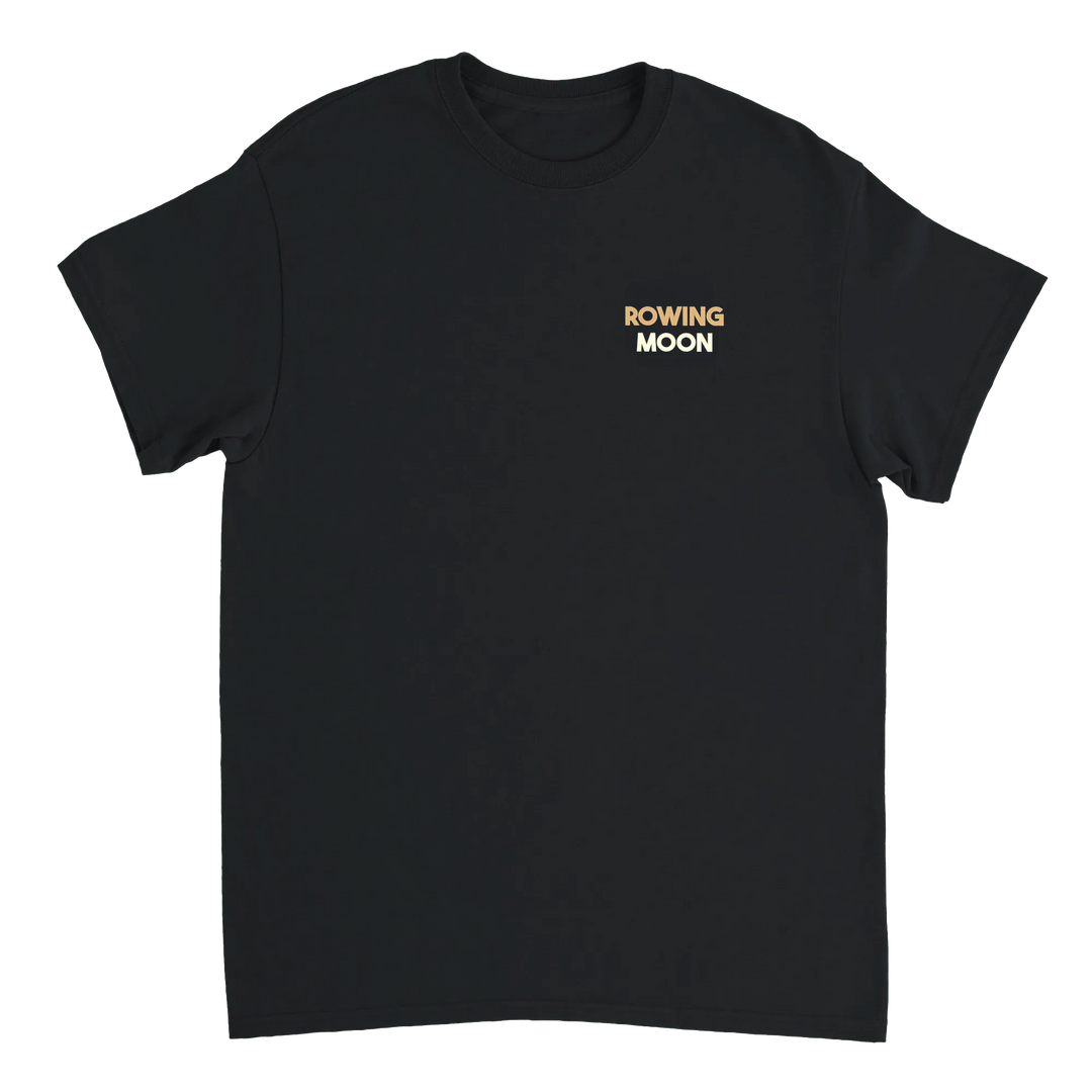 Ein einzigartiges T-Shirt mit einem faszinierenden Design, das die Schönheit des Mondes und das nächtliche Meer einfängt. Ide