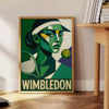 ウィンブルドンにインスパイアされたキュビストテニスポスター。グレーとグリーンの美しいデザインで、テニス愛好者にぴったりのアート作品。フレーム付きまたはフレームなしでお選びいただけます。