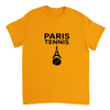 パリテニスTシャツは、愛の街のエッセンスとテニスのスピリットを捉えたスタイリッシュなデザインです。スポーツ愛好者やファッション好きに最適で、コートの内外で着用できます。サイズはS、M、L、XL、XXLがあります。