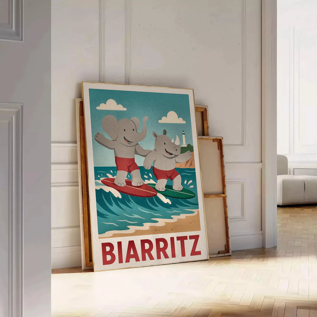Póster Biarritz Kids Surf con un elefante juguetón y un rinoceronte atrevido, ideal para habitaciones infantiles o guarderías