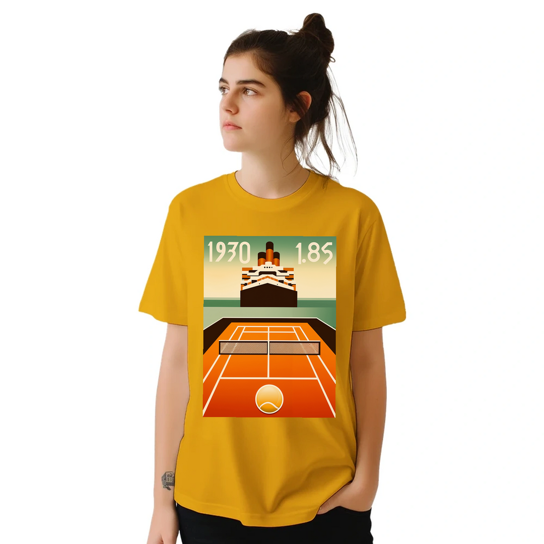 映画『タイタニック』をテーマにしたTシャツ。スタイリッシュで懐かしいデザインが特徴で、映画ファンにぴったりのアイテムです。