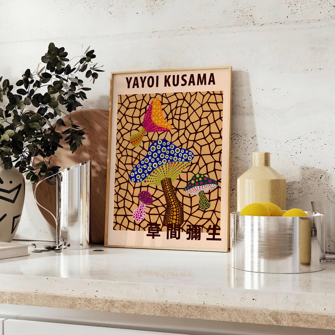 Krāsains sēņu plakāts, iedvesmots no Yayoi Kusama, pieejams dažādos izmēros, lieliski piemērots mājas dekoram