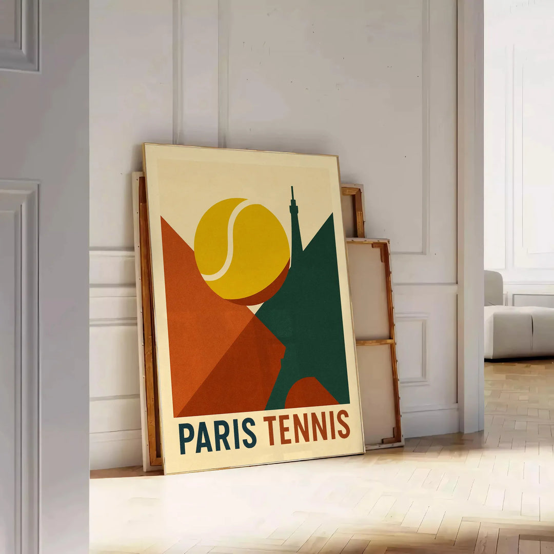 パリテニスミニマルポスター。赤と緑の鮮やかなデザインが特徴で、テニス愛好家やアート好きに最適。おしゃれな空間を演出します。