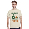 テニスメルボルンTシャツは、メルボルンのテニスシーンを表現したスタイリッシュなデザインで、ファンやプレイヤーにぴったり。快適で耐久性のあるプレミアムコットン素材を使用。