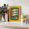 affiche Sardines Crew Kitchen un mariage éclatant bleu rouge cuisine 50x70 30x40 must amateurs déco maritime disponible encadrement