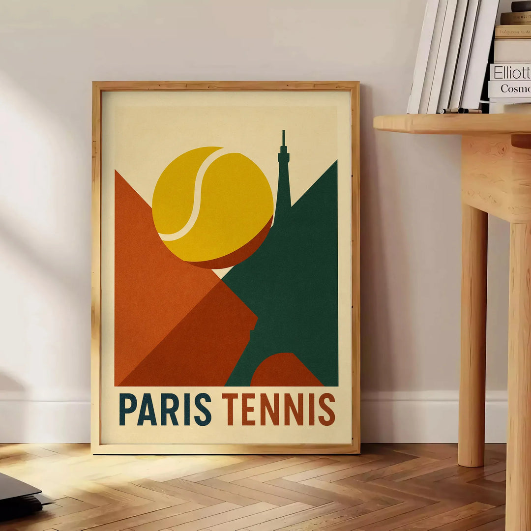 パリテニスミニマルポスター。赤と緑の鮮やかなデザインが特徴で、テニス愛好家やアート好きに最適。おしゃれな空間を演出します。