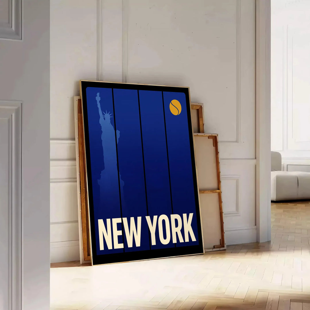 Pôster 'New York Tennis 8' em tons vibrantes de laranja e cinza, disponível nas dimensões 50x70 ou 30x40, ideal para decorar