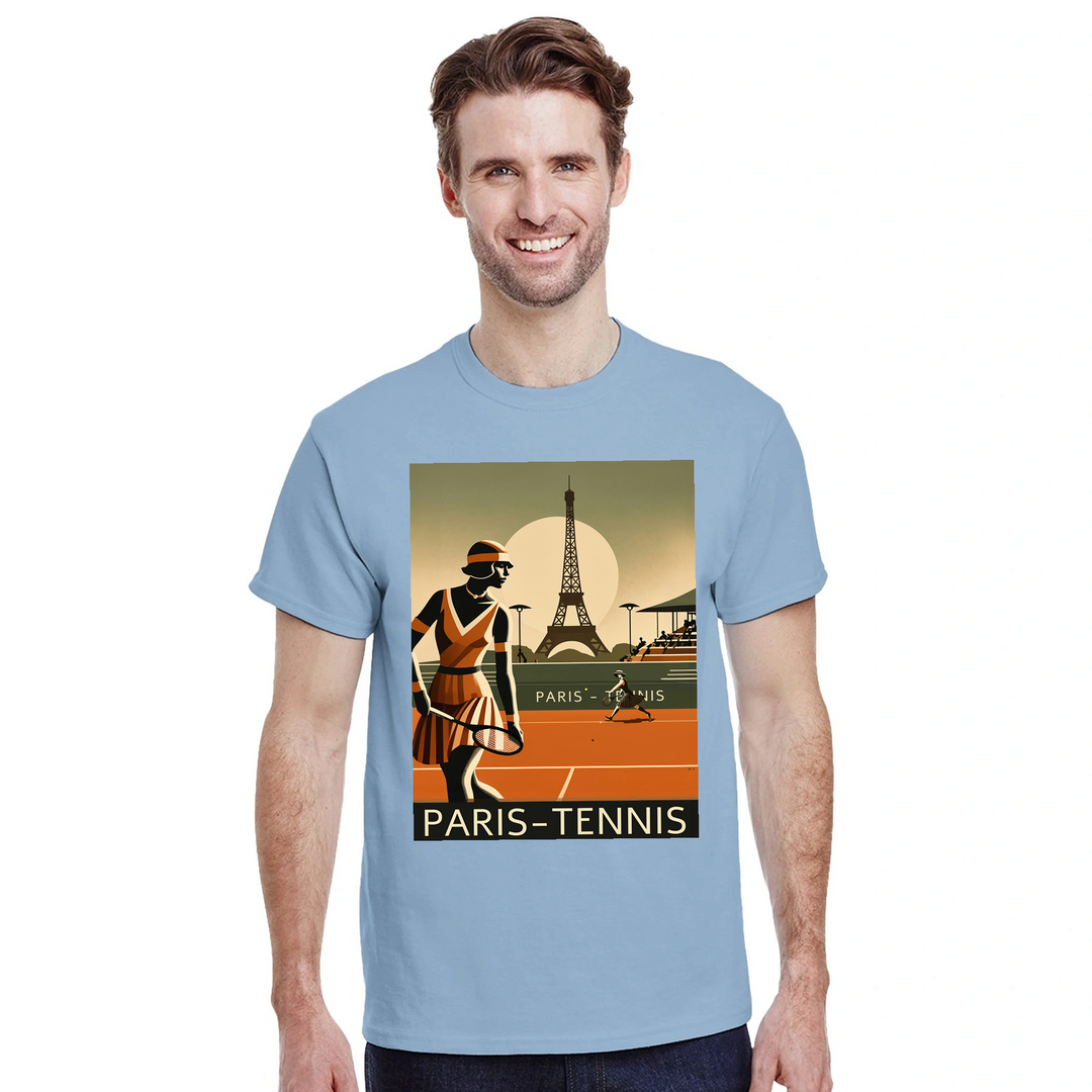 パリのテニスをテーマにしたおしゃれなTシャツ。テニス愛好者にぴったりのデザインで、スタイルを引き立てます。サイズはSからXXLまで選べます。