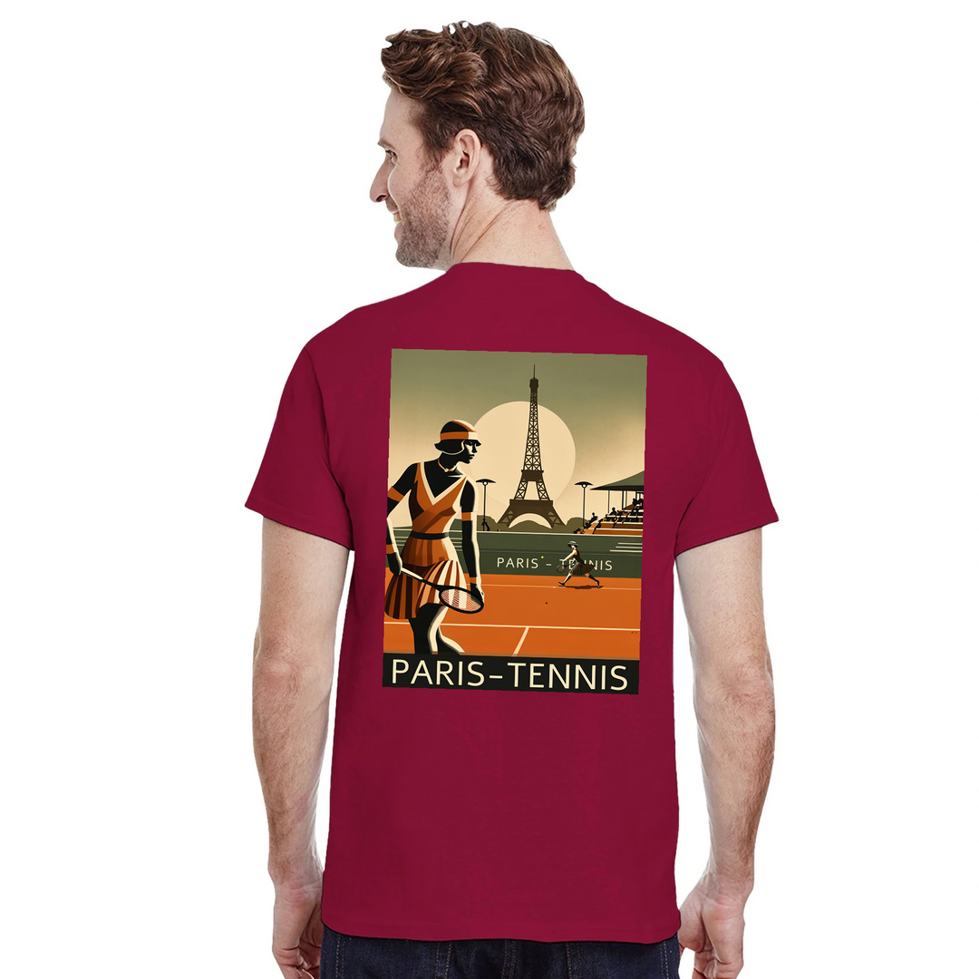 Tennis T-shirt med stilren design inspirerad av Paris, perfekt för tennisälskare. Finns i storlekarna S till XXL