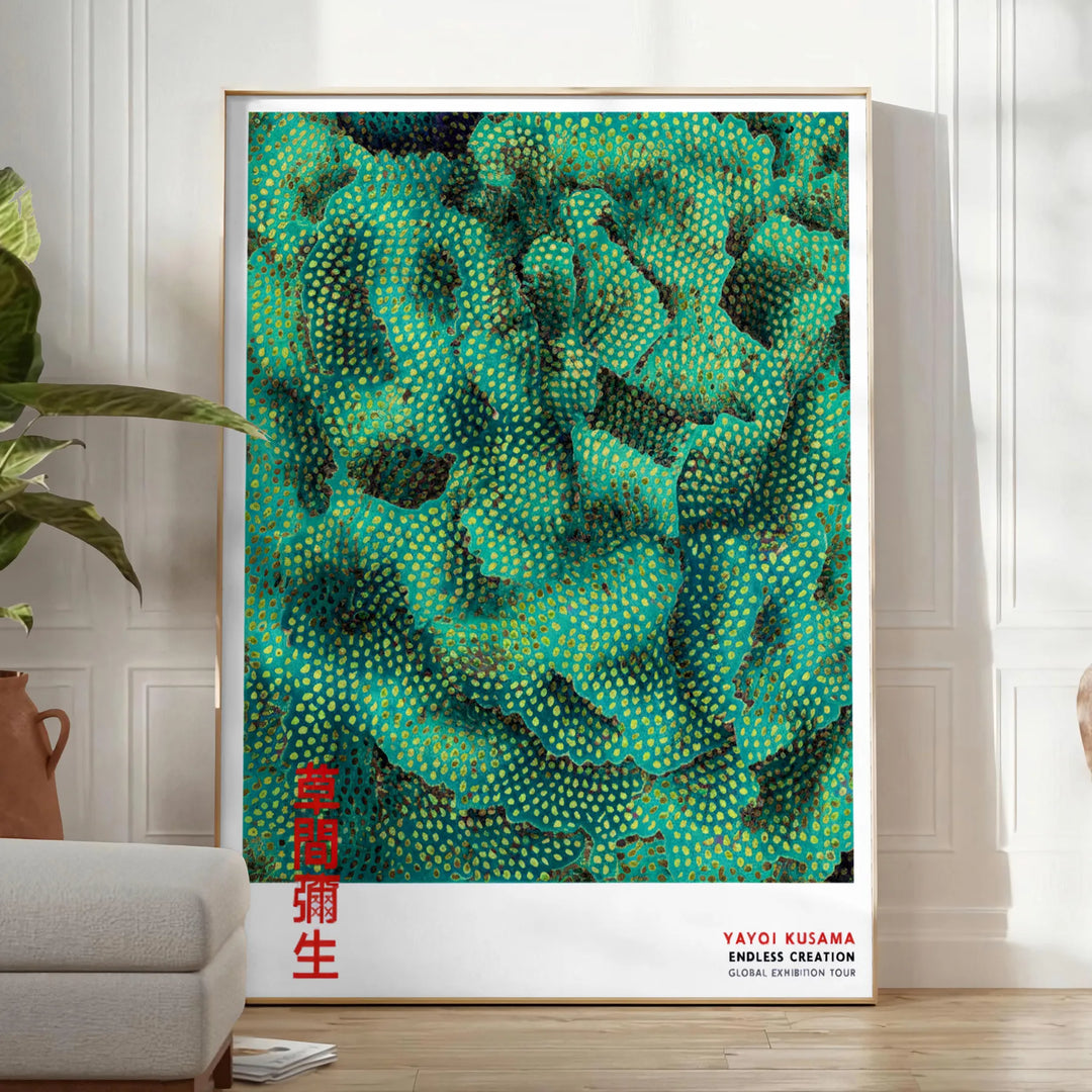 Αγοράστε αυτό το εντυπωσιακό αφίσα εμπνευσμένη από τη Yayoi Kusama, με ροή καφέ και πράσινων αποχρώσεων. Ιδανικό για λάτρεις