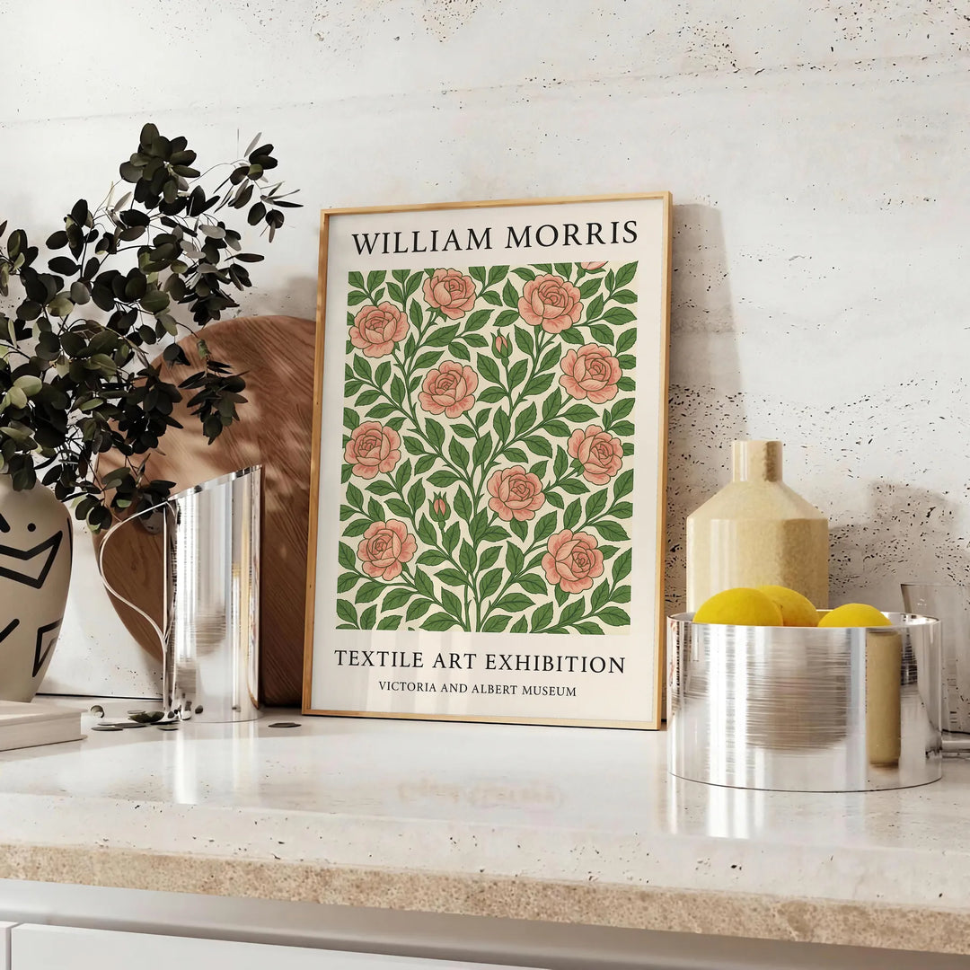 William Morris botanisk affisch med vintage tryck i grå och orange nyanser, perfekt för botaniska affischentusiaster. Finns i