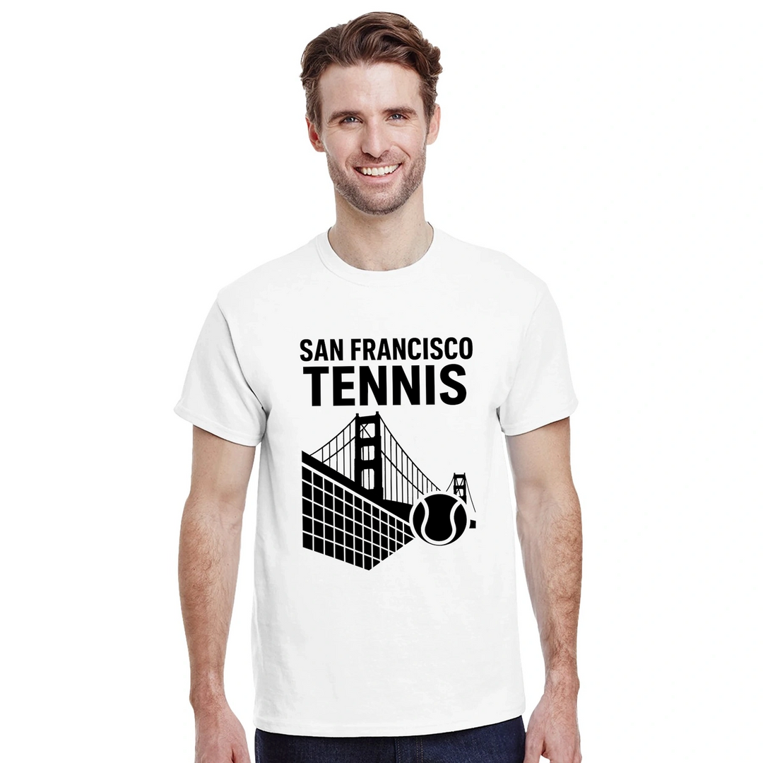 サンフランシスコテニスTシャツ。スタイリッシュなデザインで、テニス愛好者や都市のファンに最適。サイズはS、M、L、XL、XXLが利用可能。