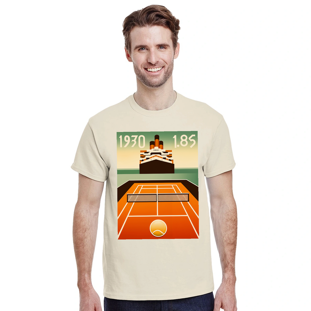 映画『タイタニック』をテーマにしたTシャツ。スタイリッシュで懐かしいデザインが特徴で、映画ファンにぴったりのアイテムです。