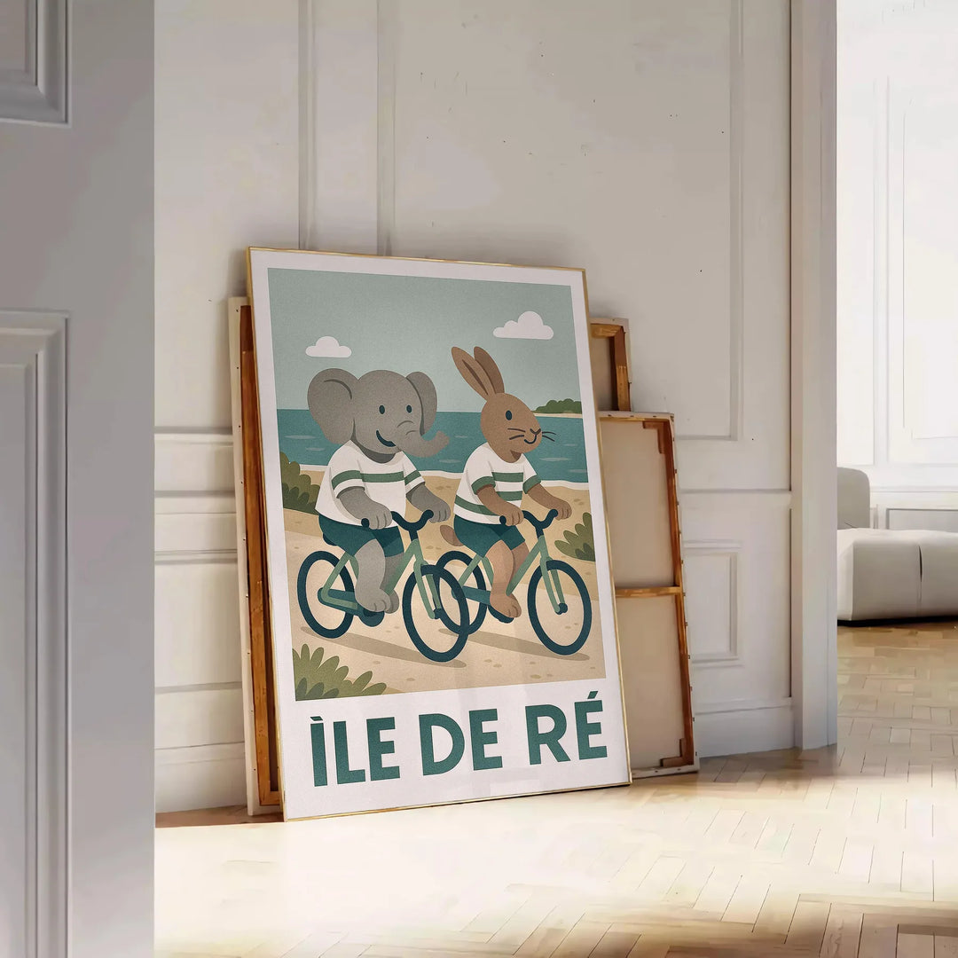 Πόστερ με χαριτωμένο σκηνικό ενός ελέφαντα και ενός κουνελιού που ποδηλατούν στην όμορφη Île de Ré. Ιδανικό για βρεφικούς και