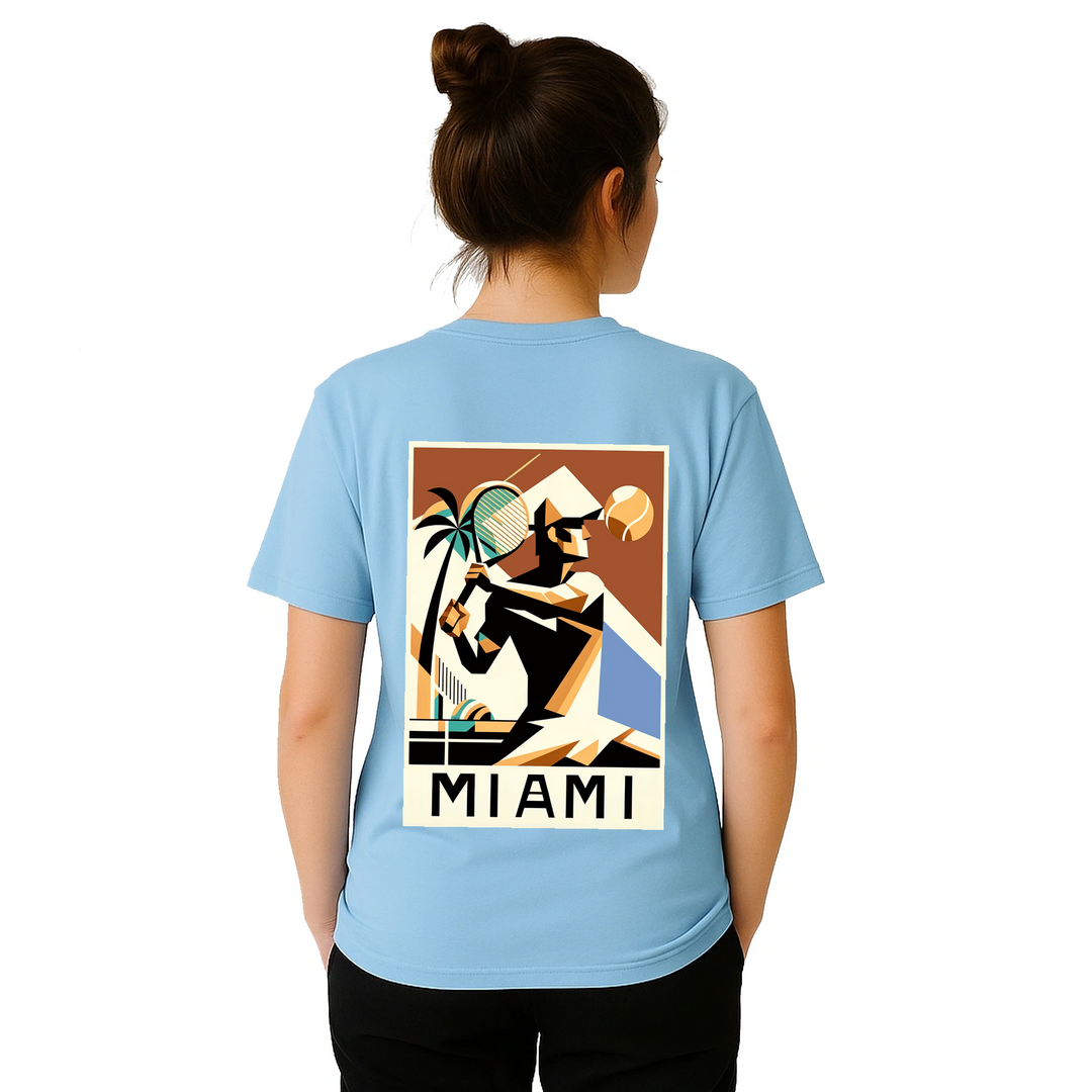 T-shirt Miami Tennis: design vibrante che cattura lo spirito energetico del tennis a Miami, in cotone morbido e traspirante p