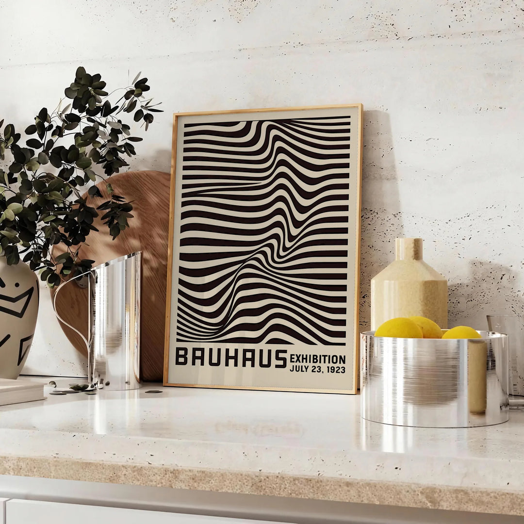 Póster de exhibición Bauhaus Black Line, con elegantes tonos marrón y gris, ideal para un toque minimalista en cualquier espa