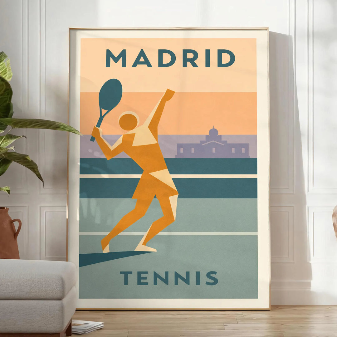 Plakat tenisowy z motywem Madrytu w ciepłych odcieniach brązu i pomarańczy, idealny dla miłośników sportu i dekoracji