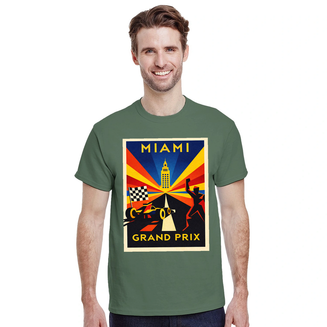 Miami F1 t-shirt i en färgstark design, hyllar den pulserande energin från Formel 1-scenen i USA. Finns i storlekar S till XX