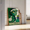 ウィンブルドンにインスパイアされたキュビストテニスポスター。グレーとグリーンの美しいデザインで、テニス愛好者にぴったりのアート作品。フレーム付きまたはフレームなしでお選びいただけます。
