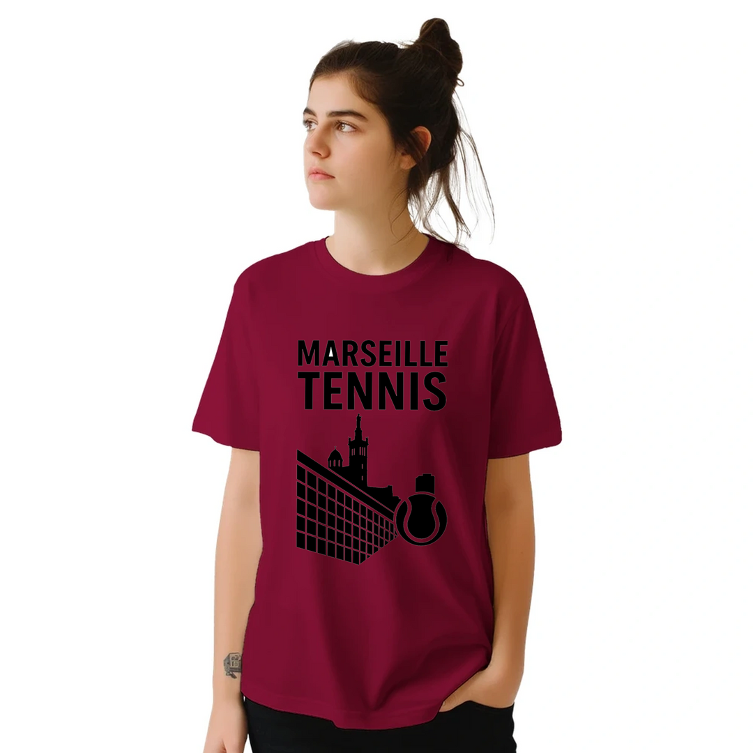 T-shirt Marseille Tennis con design vivace, perfetta per gli appassionati di tennis. Comfort e stile per ogni occasione