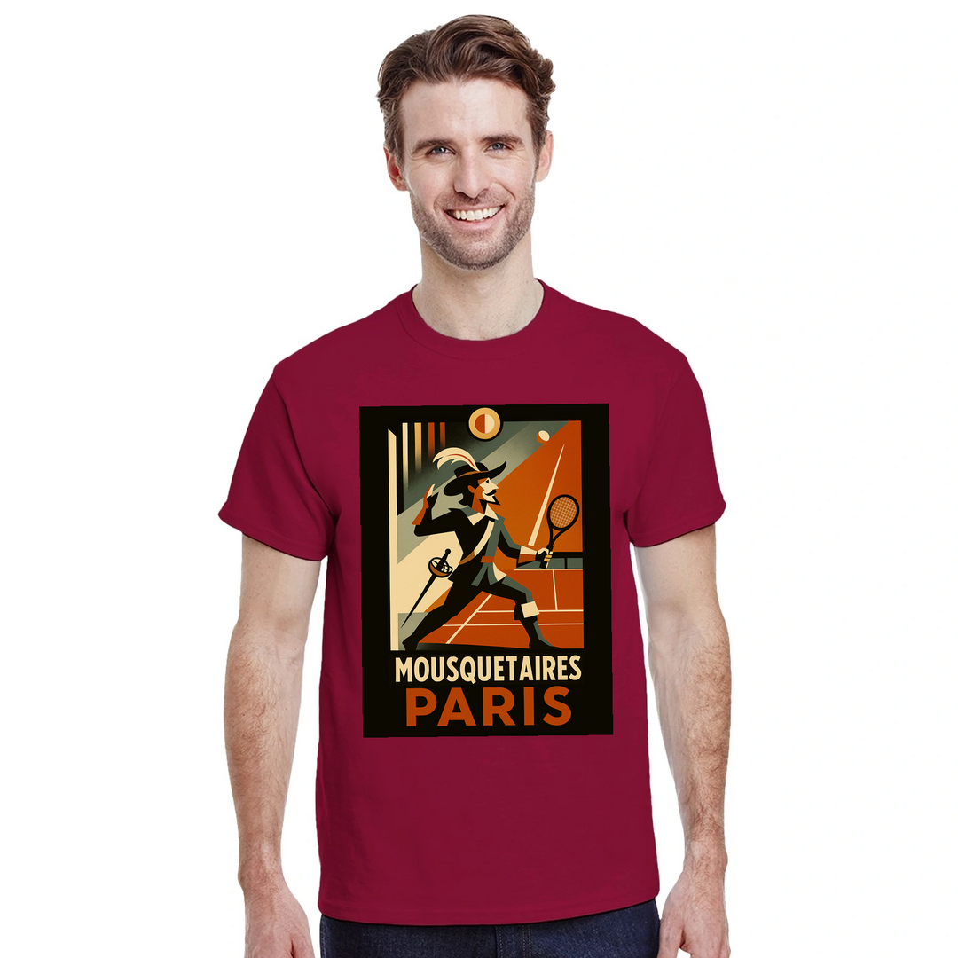 パリのエッセンスを感じるスタイリッシュなテニスTシャツ。テニス愛好者とファッション好きに最適な一着。サイズはSからXXLまで揃っています。