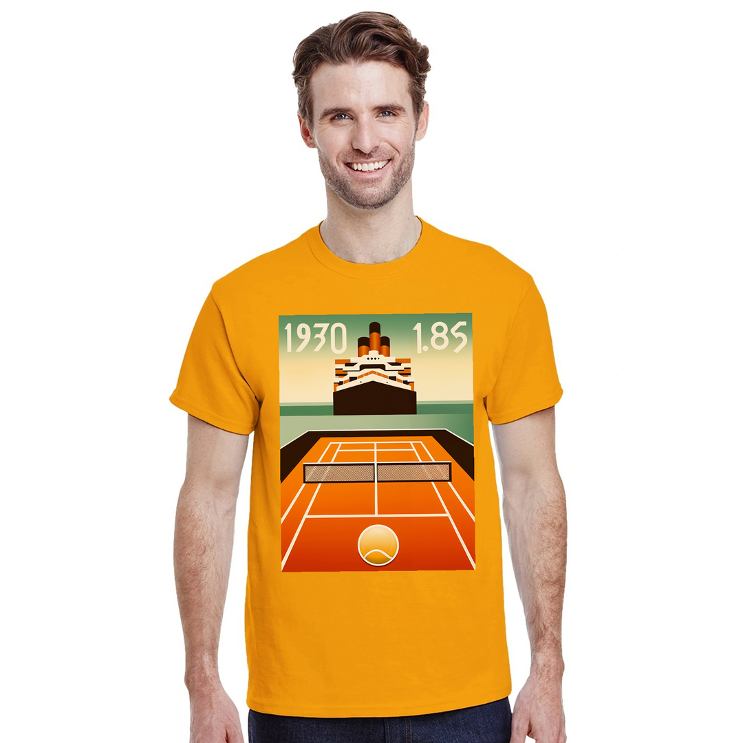 映画『タイタニック』をテーマにしたTシャツ。スタイリッシュで懐かしいデザインが特徴で、映画ファンにぴったりのアイテムです。