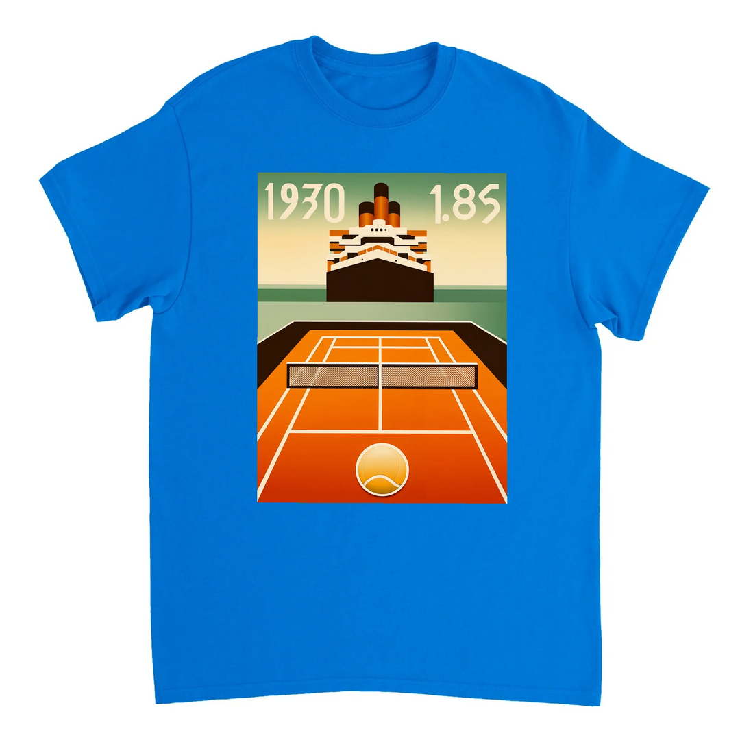 映画『タイタニック』をテーマにしたTシャツ。スタイリッシュで懐かしいデザインが特徴で、映画ファンにぴったりのアイテムです。