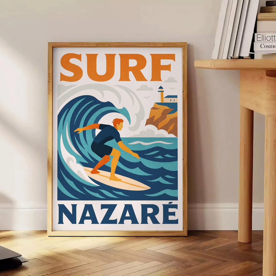 Nazarē sērfošanas plakāts ar dzīvīgu oranžu un baltu dizainu, ideāli piemērots sērfošanas entuziastu telpai