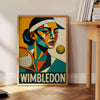 鮮やかな色合いのウィンブルドンキュービストテニスポスター。テニスファン必見のアート作品。フレーム付きまたはフレームなしで購入可能。