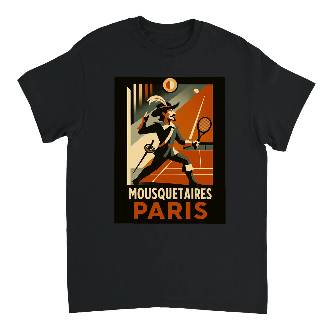 パリのエッセンスを感じるスタイリッシュなテニスTシャツ。テニス愛好者とファッション好きに最適な一着。サイズはSからXXLまで揃っています。