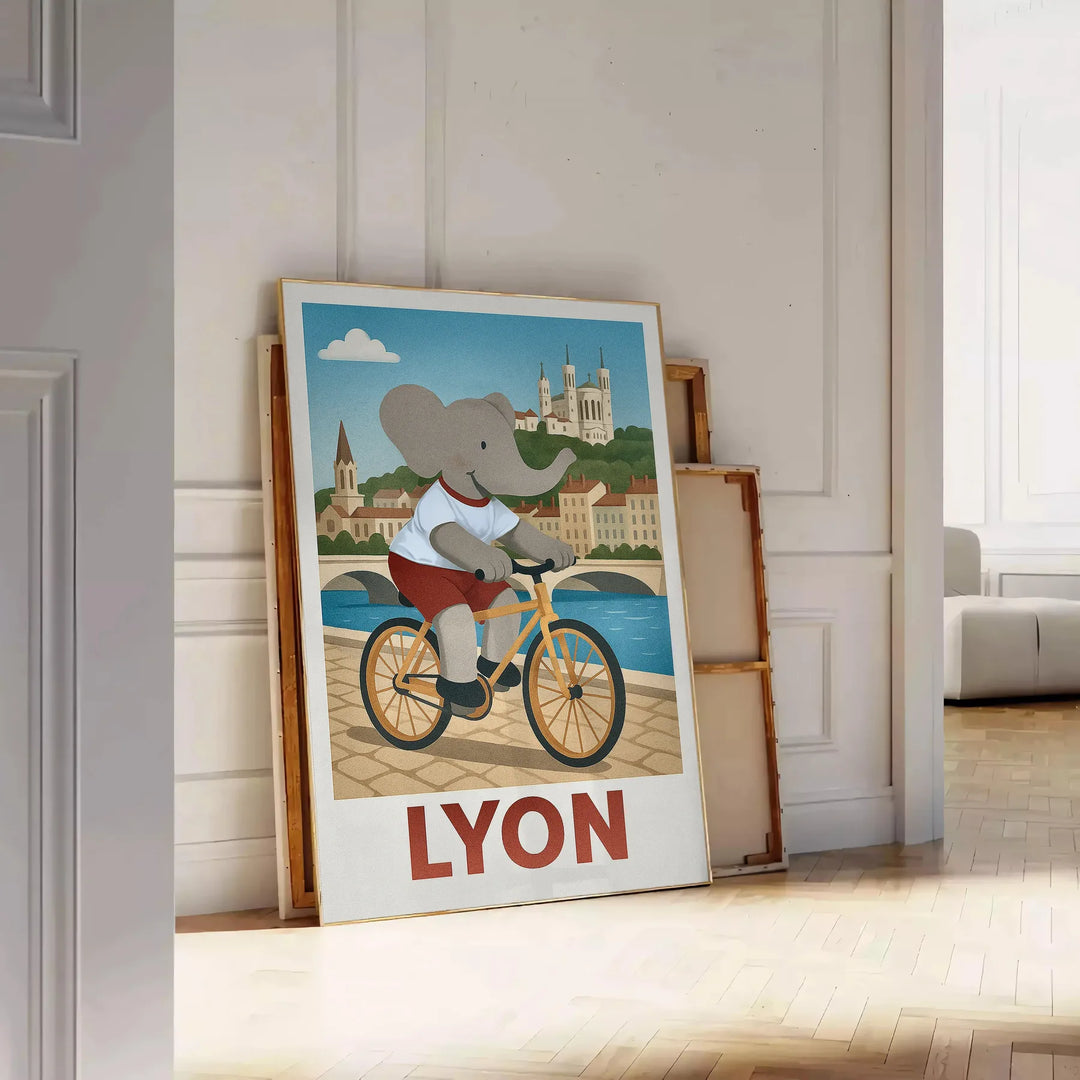 Ένα πολύχρωμο αφίσα με ελέφαντα που ποδηλατεί, εμπνευσμένο από τη Λυών, ιδανικό για το δωμάτιο ή την παιδική χαρά του παιδιού