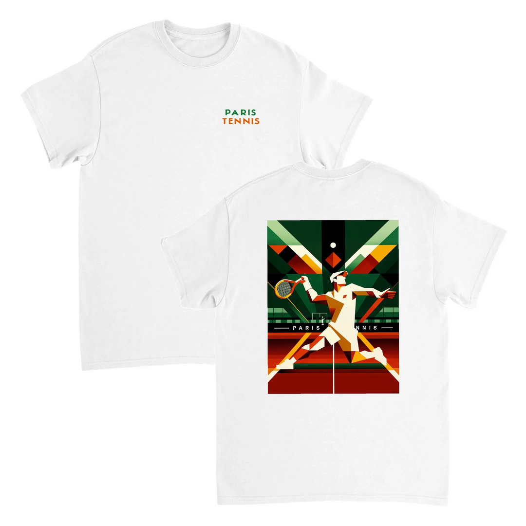パリのテニスデザインが特徴のスタイリッシュなTシャツ。ソフトで通気性のあるコットン素材で、テニス愛好者にぴったりのアイテムです。
