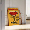 Affiche captivante thème cocktail Manhattan couleurs rouge noir espace style élégance intérieur disponibles cm A0