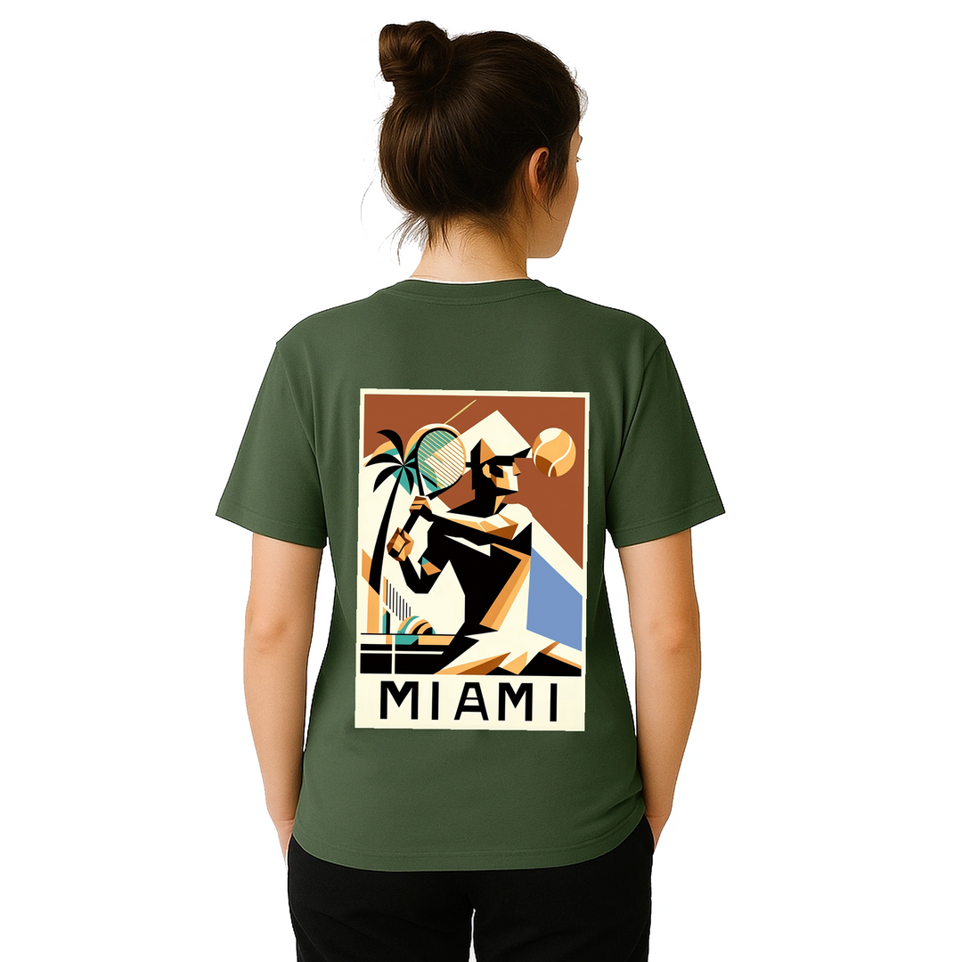 T-shirt Miami Tennis: design vibrante che cattura lo spirito energetico del tennis a Miami, in cotone morbido e traspirante p