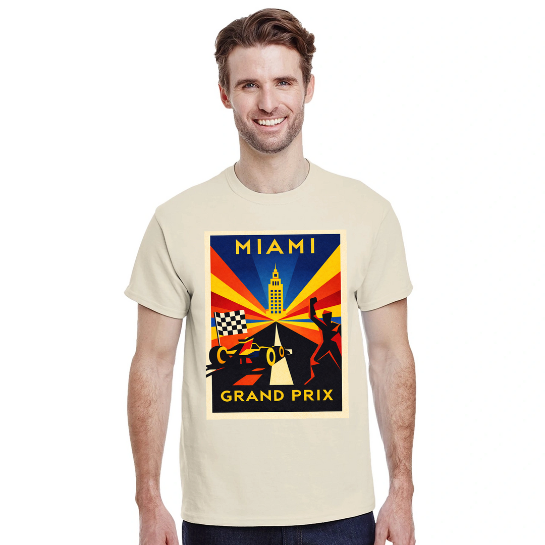 Miami F1 t-shirt i en färgstark design, hyllar den pulserande energin från Formel 1-scenen i USA. Finns i storlekar S till XX
