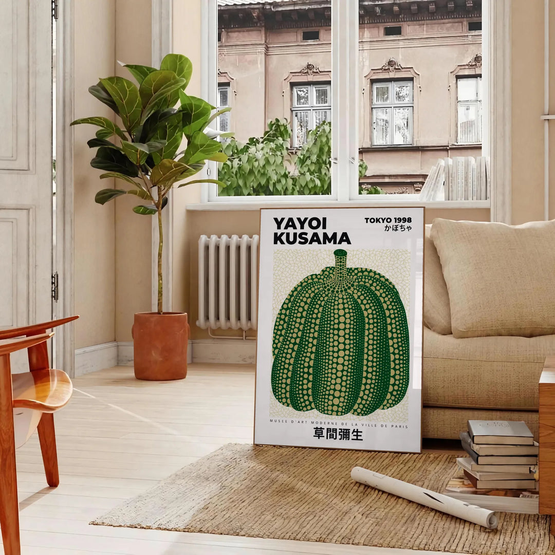 Stilren poster inspirerad av Yayoi Kusama med färgglada pumpor, perfekt för att lysa upp ditt rum. Finns i flera storlekar