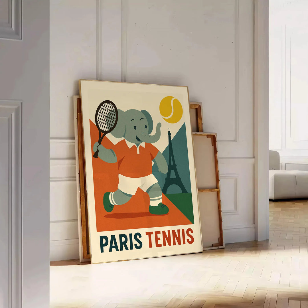 子供部屋や遊び場にぴったりのエレファントテニスポスター。鮮やかな緑とオレンジの色合いが魅力的です。