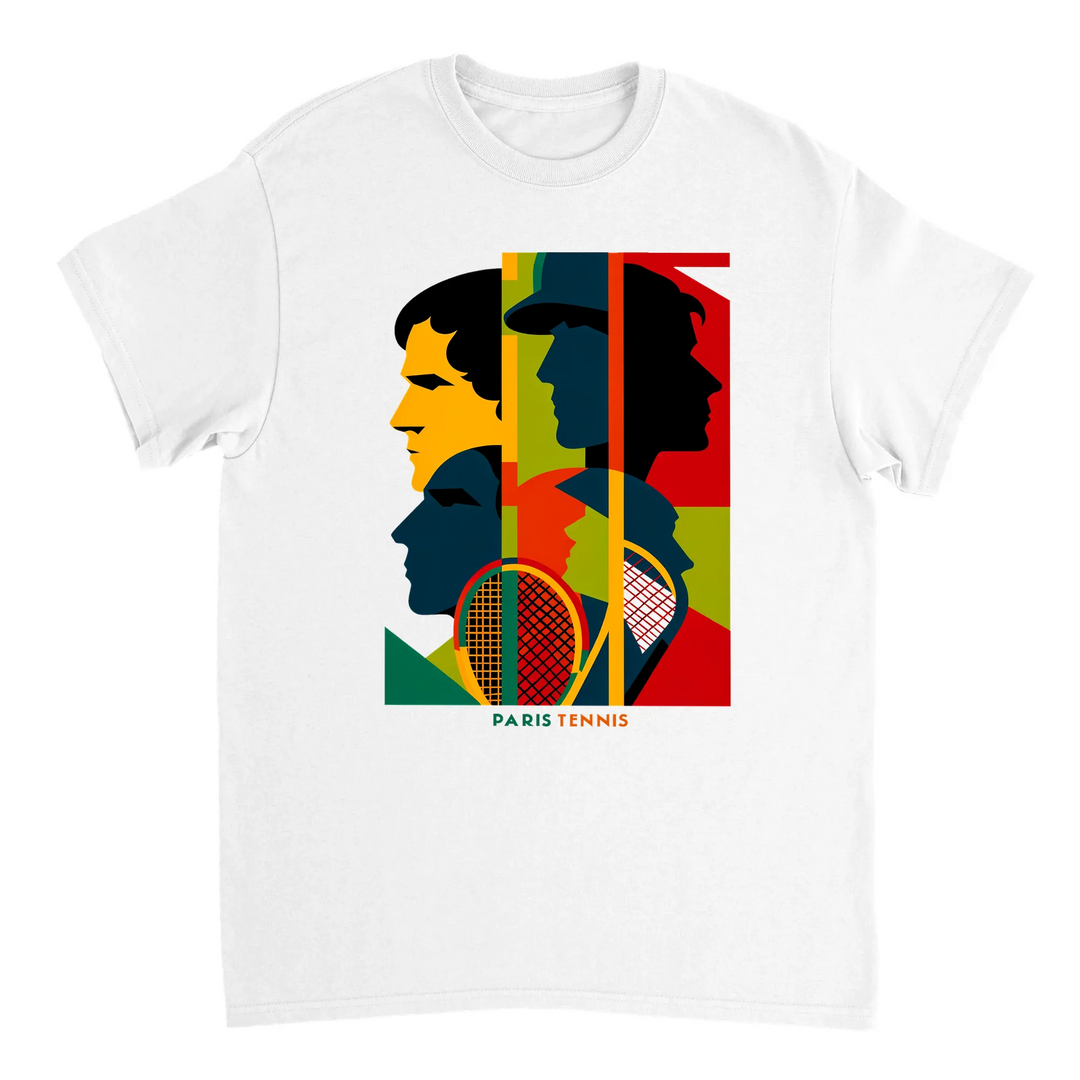 トーナメントテニスTシャツ。プレイヤーやファンに最適なスタイリッシュなティー。快適さと耐久性を兼ね備えた高品質素材使用。サイズ展開：S, M, L, XL, XXL。