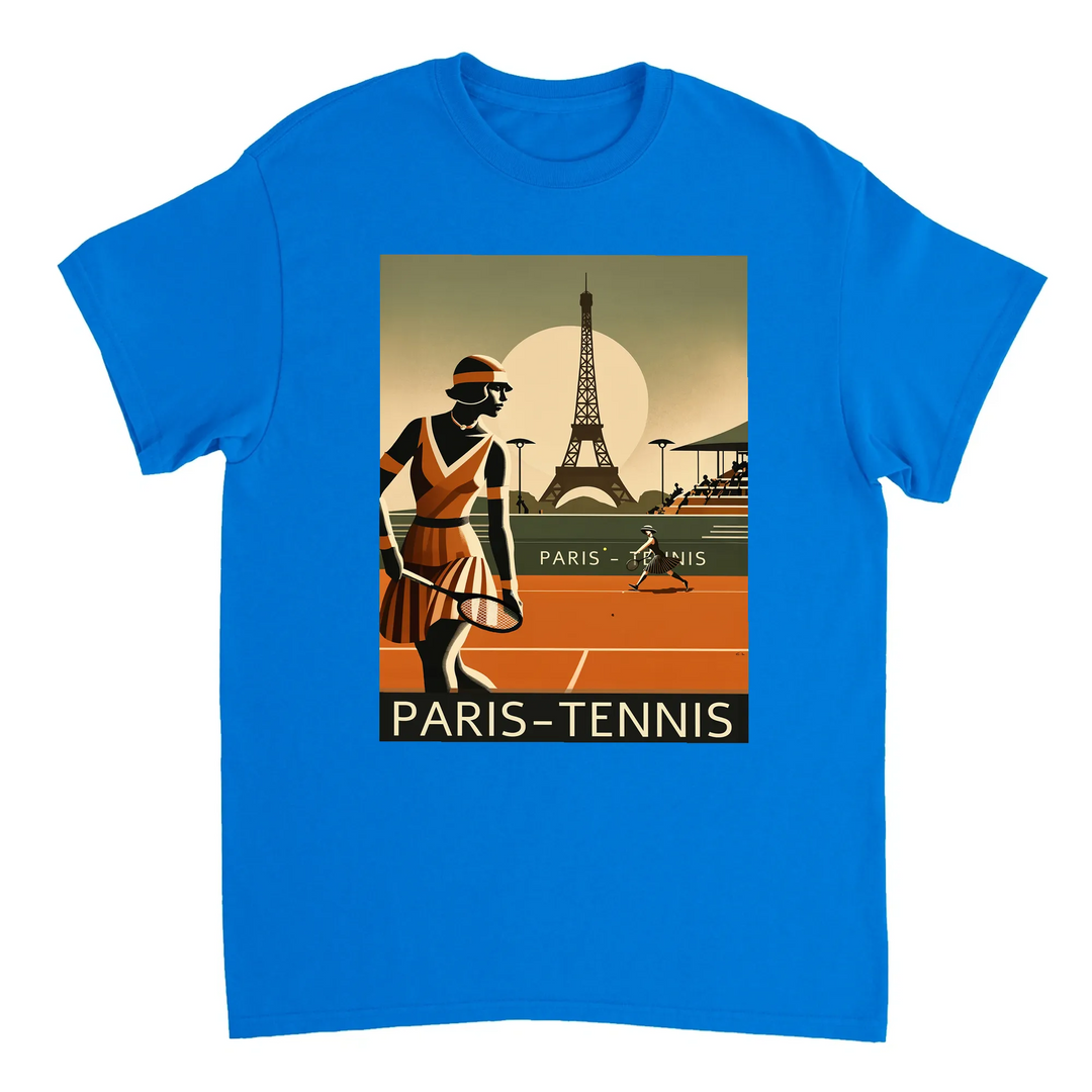 パリのテニスをテーマにしたおしゃれなTシャツ。テニス愛好者にぴったりのデザインで、スタイルを引き立てます。サイズはSからXXLまで選べます。
