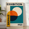 Póster vibrante em azul e verde inspirado no design icónico da Bauhaus, disponível em tamanhos 50x70 ou 30x40